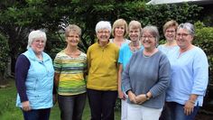 Gemeinsamkeit ist der neuen DRK-Ortsverein Vorsitzenden Heike Zychla-Schadeck (3.v.r.) wichtig. Hier zeigt sie sich mit dem Vorstand und aktiven ehrenamtlichen Blutspende-Helferinnen. 
 Foto: DRK-OV-Kutenholz