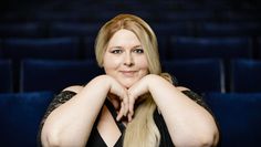 Nicole jäger kommt nach Kutenholz und wird dort ihr Programm „Nicht direkt perfekt“ vorstellen und das Publikum damit zum Lachen bringen. Foto: eb