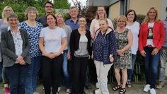14 ausgebildete Engagementlotsen und der Referent, Andreas Sedlag (rechts).  Foto: eb