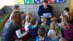 Vorlesetag im Kindergarten mit dem Bundestagsabgeordneten Oliver Grundmann.  Foto: eb