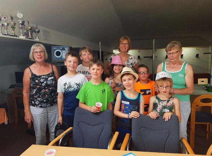 Viel Spaß hatten die Kinder aus der Börde Lamstedt beim diesjährigen Back- und Spieletag in Hollen.  Foto: uml