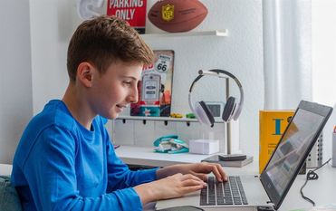 Zum Schulstart Sicherheit in Englisch gewinnen mit vielen Lernvideos, Aufgaben und Übungen.  Fotos: Printz/Studienkreis