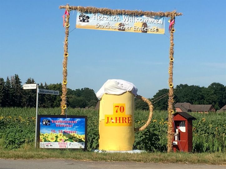 70 Jahre: Auf ein solches Erntefestjubiläum stoßen alle gerne an, auch gerne drei Tage lang, vom 16. bis zum 18. August. Foto: eb