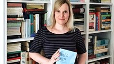 Stine Oliver freut sich, dass ihr Romandebüt für den Selfpublishing-Preis 2019 nominiert wurde. Foto: eb