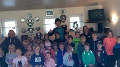 Die Kinder waren begeistert von den Zaubertricks und rätselten noch lange Zeit, wie Aronax, das wohl gemacht hat. Foto: eb