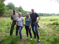 Projektpartner: Landschaftswart Bernd Sprekels, ÖNSOR-Leiterin Sarina Pils, Amtsleiterin der Naturschutzbehörde Annika Mutke und Rainer Rahlfs Mitarbeiter der Naturschutzbehörde des Landkreises Rotenburg