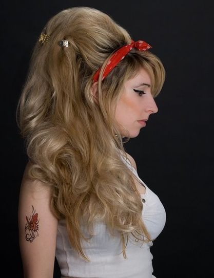 Frontfrau Jutta Gürtler von Trio Valerie sieht Amy Winehouse erstaunlich ähnlich.  Foto: eb