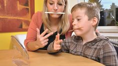 Gefragte Gesundheitsexperten: Logopäden helfen bei Sprachstörungen. Dazu benötigen sie umfangreiche Fachkenntnisse, aber auch Einfühlungsvermögen.  Foto: Dan Race/Fotolia/randstad