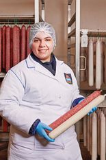 Dass sie als Frau in einem sogenannten Männerberuf arbeitet, hatte für Marianna Rubino von Beginn an keine Bedeutung.
Foto: djd/Metten Fleischwaren