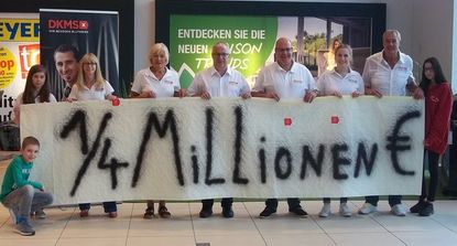 V.l.n.r.: Maurice Dawideit, Sina und Claudia Basler, Jutta Holzhauer, Christian Hühnken, Jörg Ambrosie, Madita Korten, Gerd Holzhauer, und Julia Hühnken. Auf dem Foto fehlen: Simone Wempe, Merle Müller, Katja und Thilo Hösselbarth.  Foto: eb