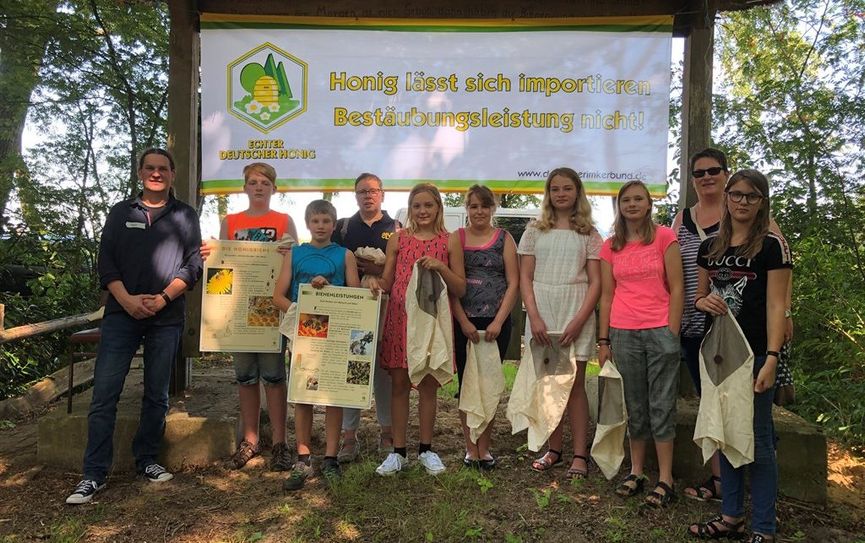 Ein Clubtreffen des Julius-Clubs aus Oerel fand beim Imkerverein Gnarrenburg statt. Foto: eb
