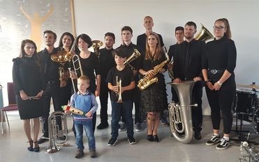 Einen musikalischen Gottesdienst gestalteten die Bläser und begeisterten damit die besucher. Foto: eb