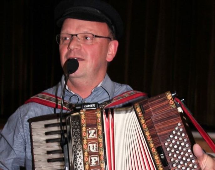 Hero Hinrichs tritt am 16. Oktober in der Festhalle auf.  Foto: eb