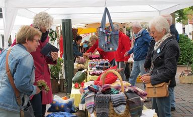 Die Krebsfürsorge Bremervörde-Zeven e.V. organisiert zum 17. Mai den Stauden- und Kreativmarkt und wünscht sich auch in diesem Jahr viele Besucherinnen und Besucher. Foto: eb
