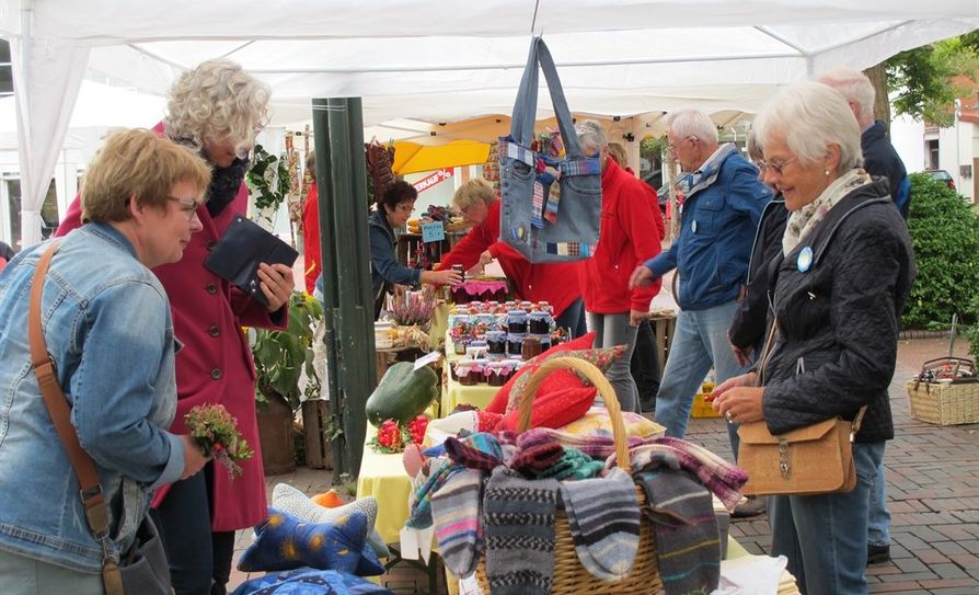 Die Krebsfürsorge Bremervörde-Zeven e.V. organisiert zum 17. Mai den Stauden- und Kreativmarkt und wünscht sich auch in diesem Jahr viele Besucherinnen und Besucher. Foto: eb