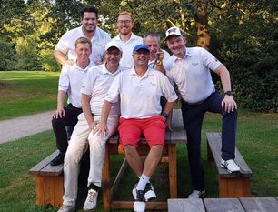 Das Jungsenioren-Team des Golfclubs Lilienthal freut sich über ihren Aufstieg. Auf dem Foto fehlen: Michael Eickmann, Klaus Schulze und Peter Tänzer. Foto: eb