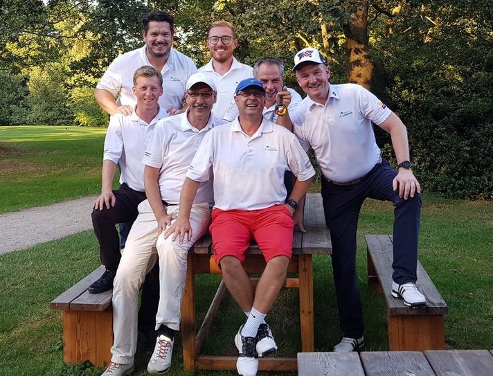 Das Jungsenioren-Team des Golfclubs Lilienthal freut sich über ihren Aufstieg. Auf dem Foto fehlen: Michael Eickmann, Klaus Schulze und Peter Tänzer.  Foto: eb