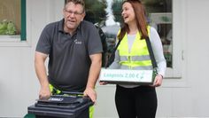 Die Saison der Klosterholz-Tombola ist in vollem Gange, auch für die hiesige Prominenz.   Foto: Jennifer Fabienne Kramer