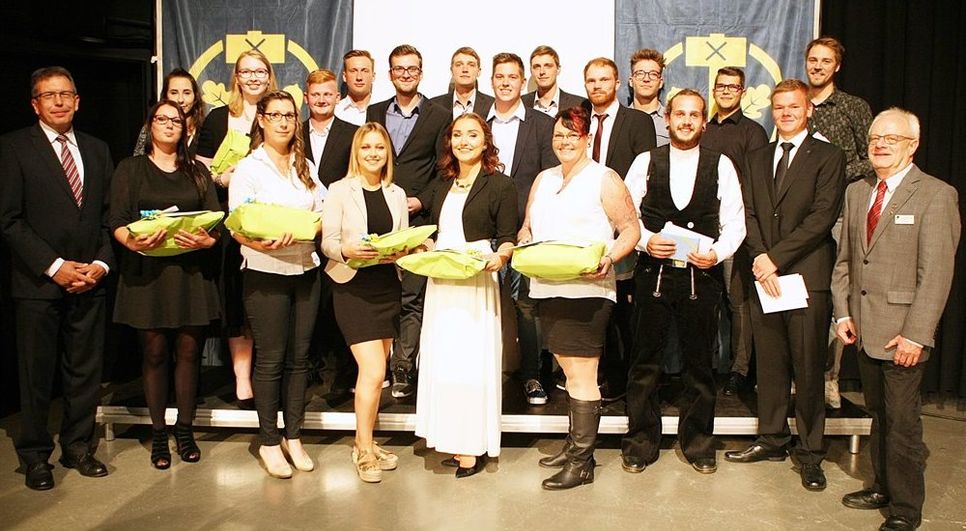 Die Freisrechung der Absolventen und Absolventinnen des Handwerks in den Landkreisen Osterholz und Bremervörde wurde gebührend gefeiert. Die besten Sechs wurde noch mal gesondert geehrt. Foto: ek