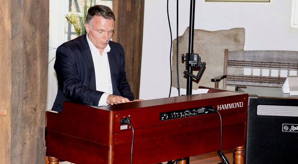 Für die eindrucksvolle musikalische Unterhaltung an dem Abend sorgte Rene Rooimans an der Hammond-Orgel.  Foto: aklü