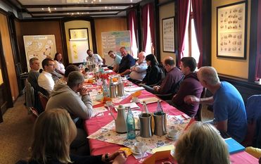 Von Politikverdrossenheit keine Spur: 17 Teilnehmer informierten sich über die Möglichkeit, in den Ortsräten teilzunehmen. Foto: eb