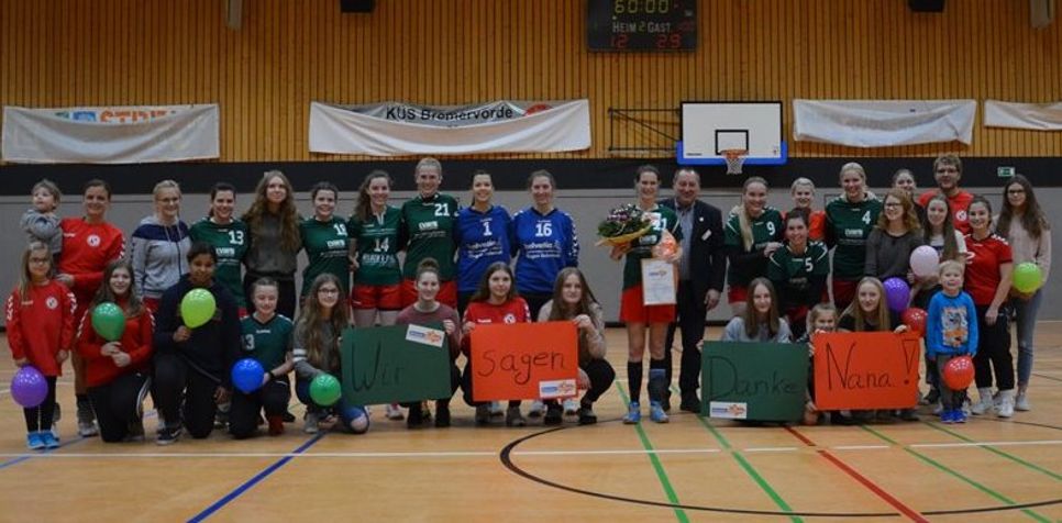 Sylvana Zasendorf-Motzkus  vom TSV Bremervörde wurde im letzen Jahr für ihr Engagement als Jugendtrainerin im Handball  überrascht.  Foto: eb