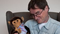 Treibt die Satire gern auf die Spitze: Redakteur, Journalist und Buchautor Markus Tönnishoff liest im Küsterhaus in Schwanewede.  Foto: Matthias Plettau
