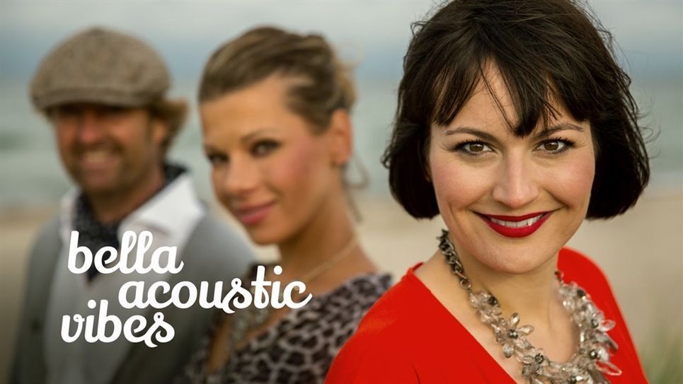 Bella Acoustic Vibes ist ein Trio, doch man hört ein Orchester. Mal ganz zart und zerbrechlich, mal stimmgewaltig.  Foto: Bella Acustic Vibes