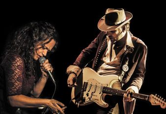 Liefern eine perfekte Mischung aus Vintage-Sound, zeitgemäßer Interpretation und Spielfreude: Meena Cryle und Chris Fillmore.
Foto: Johannes Wahl und Gibson Girl