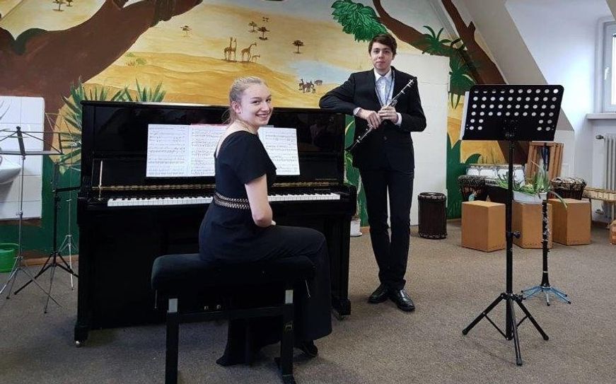 Sebastian Büstgens und Kerstin Pesch, beide Schüler der Kreismusikschule, nahmen beim „Jugend musiziert“-Wettbewerb 2019 teil. 
 Foto: eb