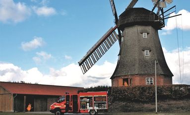 Die Maus freut sich - Am Türöffnertag ist die Lübberstedter Mühle geöffnet und bietet ein schönes Kinderprogramm. Foto: eb