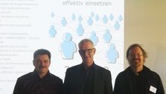 Martin Janik, Lehrer an der BBS und Berater für die NLQ, Schulleiter Wilhelm Windmann und Medienberater Karsten Machinek sind gespannt auf den 23. Oktober.   Foto: pvio