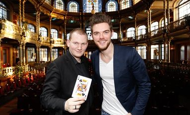 Magier Ben David und Hypnotiseur Christo gastieren mit Comedy-Zauberei und Hypnose im Stadeum. Foto: Matthias Leo