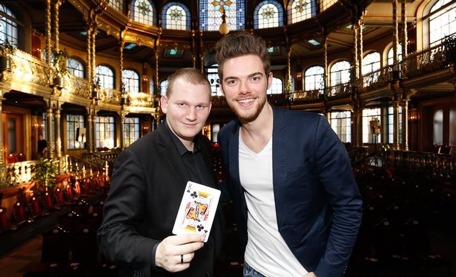 Magier Ben David und Hypnotiseur Christo gastieren mit Comedy-Zauberei und Hypnose im Stadeum.  Foto: Matthias Leo