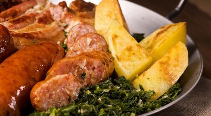 In den Wintermonaten schlägt die Stunde des Grünkohls. Dieses Kohlgemüse hat zwar für viele ein angestaubtes Image, ist aber ganz groß in Mode. Foto: Fotolia/Archiv