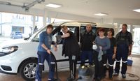 „Ihr Auto ist bei uns in den richtigen Händen“, verspricht die Fahrzeugaufbereitung der Lebenshilfe Bremervörde/Zeven. In den neuen Räumlichkeiten in der Industriestraße 10 bringt das Team Fahrzeuge auf Vordermann. Fotos: eb