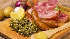 Grünkohl enthält viele Vitamine und Mineralstoffe. Er ist eine herausragende Vitamin-A-, Vitamin-K-, Vitamin-C-, Calcium- und Eisenquelle.  Foto: Fotolia/Archiv