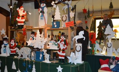 Auch schon für die Vorweihnachtszeit kann man sich schön eindecken. Foto: eb