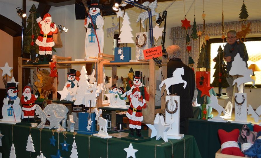 Auch schon für die Vorweihnachtszeit kann man sich schön eindecken. Foto: eb