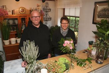 Seit neuestem bietet Nicky Judel eine 24-Stunden-Kasse an. Ganz nach dem Hofladen-Prinzip können die Kunden ihre Pflanzen oder Dekoartikel außerhalb der Öffnungszeiten erwerben und das Geld in die Kasse werfen.