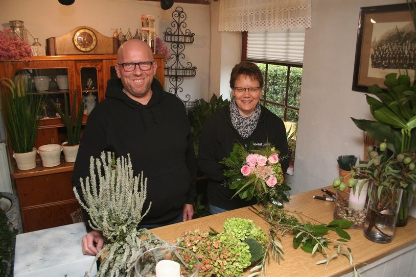 Seit neuestem bietet Nicky Judel eine 24-Stunden-Kasse an. Ganz nach dem Hofladen-Prinzip können die Kunden ihre Pflanzen oder Dekoartikel außerhalb der Öffnungszeiten erwerben und das Geld in die Kasse werfen.