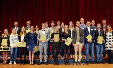 Die Ausbildungsbesten wurden nun im Stadeum von der IHK geehrt. Foto: eb