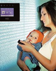 Alarmsysteme auf Funkbasis lassen sich kurzfristig nachrüsten und einfach bedienen. Foto: djd/LISTENER Sicherheitssysteme GmbH