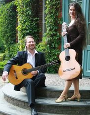 Die beiden Musiker zeigen, wie gut sich Stücke, die im Original für Klavier, Orchester oder Laute geschrieben sind, auf die Gitarre übertragen lassen.  Foto: eb