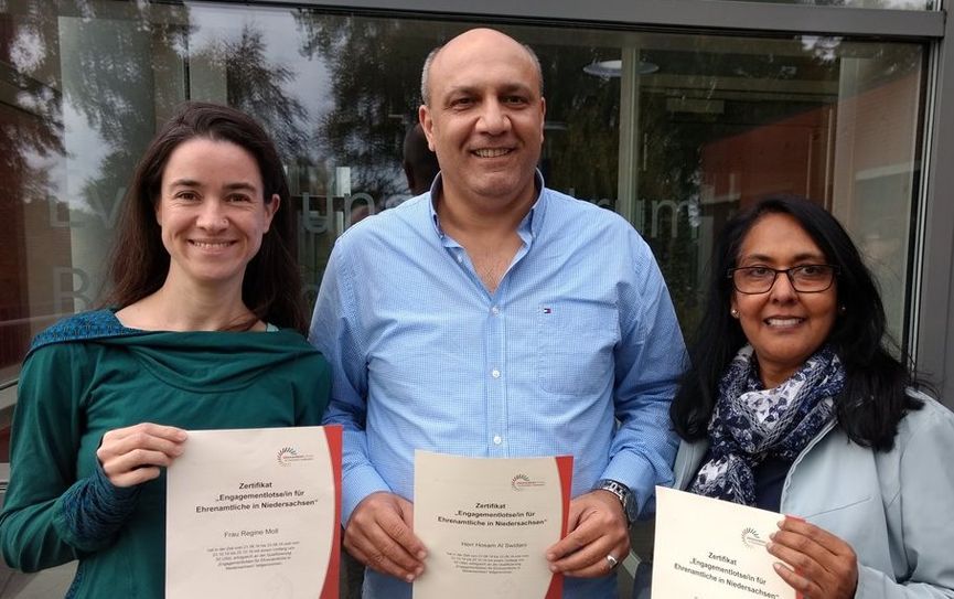 Regine Moll, Hosam al Swidani, Zubeda Becker (v. li.) haben das Seminar erfolgreich beednet. Foto: eb