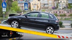 Stets mit einem guten Gefühl ins Auto und auf die Straße: Eine individuelle Versicherung kann im Schadensfall schützen. Ein Vergleich lohnt sich!  Foto: Fotolia/Archiv