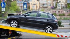 Stets mit einem guten Gefühl ins Auto und auf die Straße: Eine individuelle Versicherung kann im Schadensfall schützen. Ein Vergleich lohnt sich!  Foto: Fotolia/Archiv