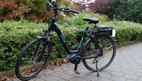 Diese Fahrräder warten auf ihre Besitzer und können jederzeit zu den Öffnungszeiten im Bürgerbüro im athaus abgeholt werden.  Fotos: eb
