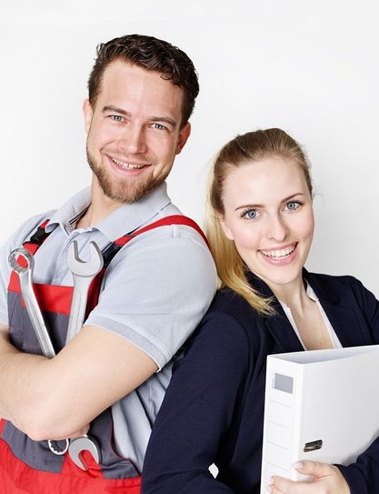 Damit die Bewerbung zum gewünschten Beruf führt, sollte bereits das Schreiben einwandrei sein.  Foto: Fotolia/Karin+Uwe Annas