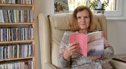 Christa Picard wird am 21. November in der Volksbank Worpswede aus ihrem neuen Krimi „Moorblues“ lesen.  Foto: ui